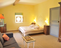 Hotelli Century talo 4 makuuhuonetta, uima-allas ja tummennetut puutarha - 30 minuutin päässä merestä! (Cascastel-des-Corbières, Ranska)