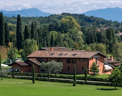Khách sạn La Tavernetta Al Castello (Capriva del Friuli, Ý)