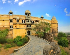 Khách sạn Karni Fort- A Heritage hotel near Udaipur (Udaipur, Ấn Độ)