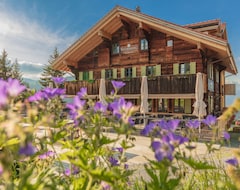 Otel Rinderberg Swiss Alpine Lodge (Zweisimmen, İsviçre)