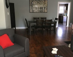 Toàn bộ căn nhà/căn hộ Century Old Home With Modern Updates (Stratford, Canada)