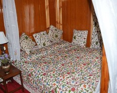 Hotel Young Shalimar Houseboats (Srinagar, India)