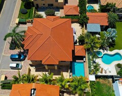 Hele huset/lejligheden Beautiful House With Private Pool In Gold Coast (Noord, Aruba)