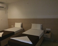 Khách sạn Sri Aditya Inn (Rajamundry, Ấn Độ)