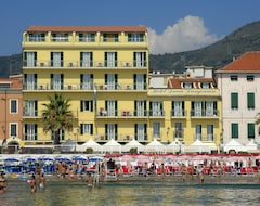 Khách sạn Hotel Danio Lungomare (Alassio, Ý)