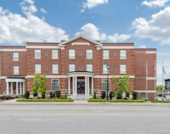 Khách sạn The Champlain Waterfront Hotel, an Ascend Hotel Collection (Orillia, Canada)