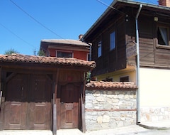 Nhà trọ Guest House Grandpa's Mitten (Koprivshtitsa, Bun-ga-ri)