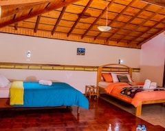 Hotelli Hostal Isla De Baños (Baños, Ecuador)