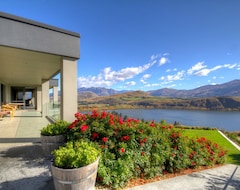 Koko talo/asunto Panoramic Views | Modern Luxury | Premium Location (Queenstown, Uusi-Seelanti)