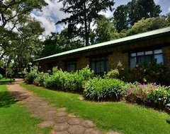 Khách sạn Pine Tree Inn (Harare, Zimbabwe)