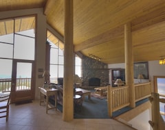 Hotel Ski In/out Chalet At Big White Resort (Beaverdell, Canada)