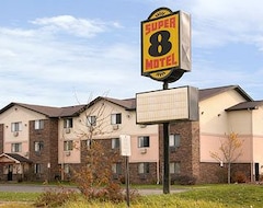 Hotel Super 8 by Wyndham Canton/Livonia Area (Canton, USA)