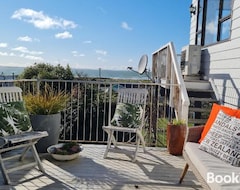 Entire House / Apartment Pura Vida By The Sea (Riverton, New Zealand)