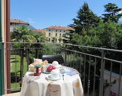 Khách sạn Bella Villa Apartments (Riva del Garda, Ý)