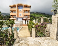 Aparthotel Villa Dolphin Apartments (Petrovac, Montenegro)