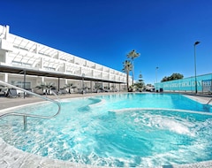 Otel Aequora Lanzarote Suites (Puerto del Carmen, İspanya)