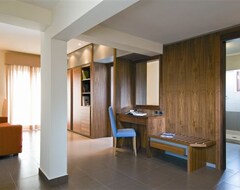 Suites & Residence Hotel (Pozzuoli, Italy)