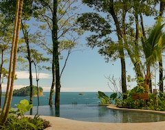 Khách sạn Arenas Del Mar Beachfront & Rainforest Resort (Quepos, Costa Rica)