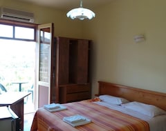 Hotel 4 Stagioni (Falcone, Italy)