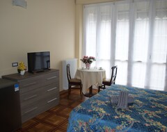 Hotel Cuneo Guest House (Cuneo, Italy)