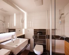 Hotelli Double Room Grand, Bath, Wc - Berghotel Bastei (Lohmen, Saksa)
