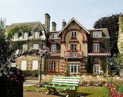 Toàn bộ căn nhà/căn hộ Le Grand Chalet (Bagnoles-de-l'Orne, Pháp)