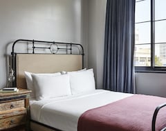 Paper Factory Hotel (Queens, USA)