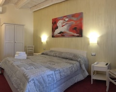Bed & Breakfast Bel Sole Guest House (Civitavecchia, Ý)