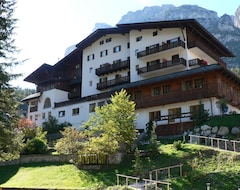 Khách sạn Hotel Dolomiti (La Villa, Ý)