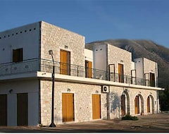 Nhà trọ Kafiona Guesthouse (Pyrgos Dirou, Hy Lạp)