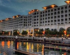 Khách sạn Marina Suites at Straits Quay (Georgetown, Malaysia)