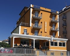 Khách sạn Hotel Berenice Rimini Mare (Rimini, Ý)