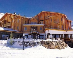 Hotel El Lodge (Monachil, Spain)