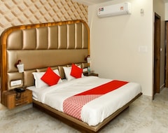 Khách sạn OYO 24972 Hotel Crown Inn (Rohtak, Ấn Độ)