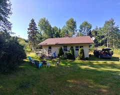 Entire House / Apartment Cozy Country Cottage 15 Min To Antigonish And 3km From An Ocean Beach (Antigonish, Canada)