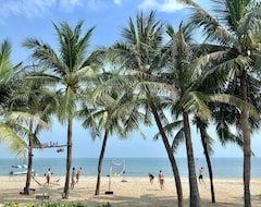 Khách sạn Dolphin Bay Beach Resort (Prachuap Khiri Khan, Thái Lan)