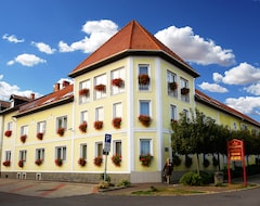 Hotelli Hotel Korona Wellness, Rendezveny Es Borszalloda (Eger, Unkari)