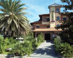 Khách sạn Zeno (Montignoso, Ý)