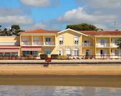 Beach Hotel - Le Grand Chalet (La Tremblade, France)