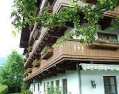 Khách sạn Pension Traube (Uderns, Áo)