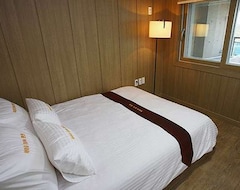 Hotel Geoje How Are You Pension (Geoje, Sydkorea)