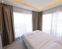 Otel Calış Suites Home (İzmir, Türkiye)