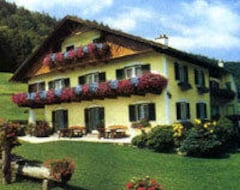 Otel Haus Am Wald (Abersee, Avusturya)