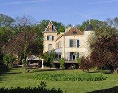 Chateau De Champlong Table Hotel Golf & Spa (Villerest, Fransa)