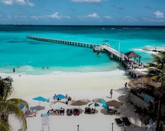 La Palma Beachfront Hotel & Club Nautico (Cancun, Mexico)