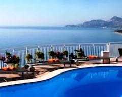 Hotel TUI BLUE Crystal Sea (Marina d'Agro, Italia)