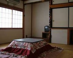 Otel 丸大ハウス (Yuzawa, Japonya)