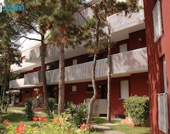 Koko talo/asunto Appartamenti Vacanza Albatros (Lignano Sabbiadoro, Italia)