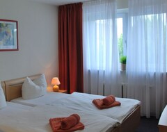 Khách sạn Hotel Stone (Zingst, Đức)