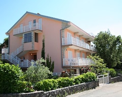 Khách sạn Hotel Zdenko (Njivice, Croatia)